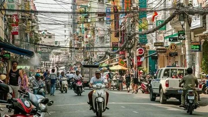 Các nhà khoa học phân tích - Cảm hứng video marketing từ Hotspot Matrix